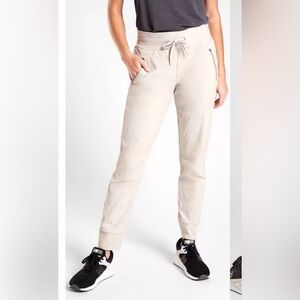 NWT-Athleta Beige Trekkie North Jogger, Size 8